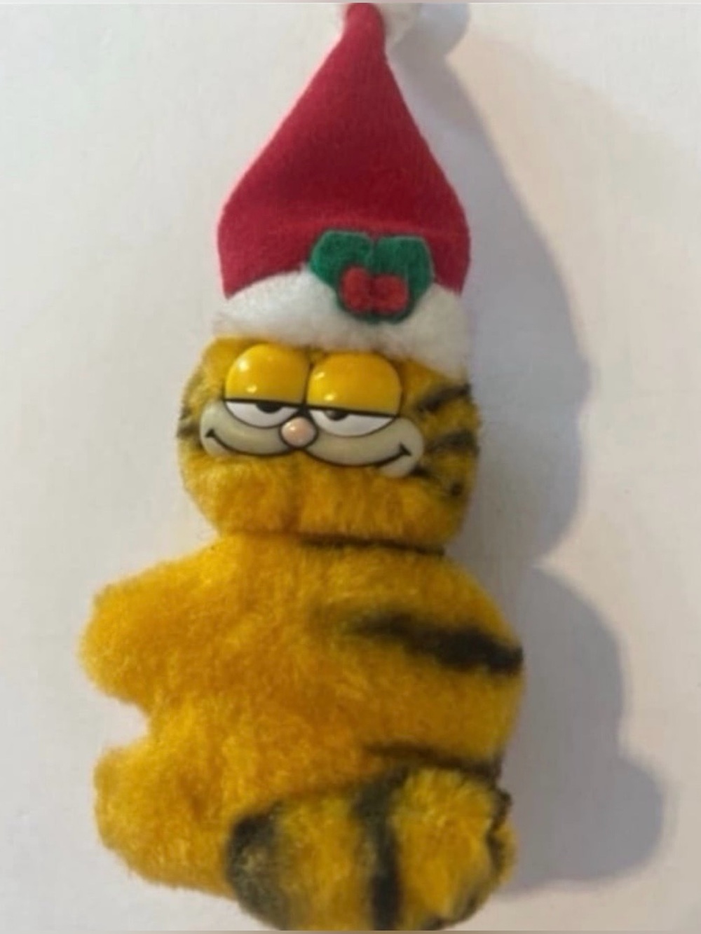 Vintage 1981 Garfield Christmas Ornament Santa Plush Clip On Hugger